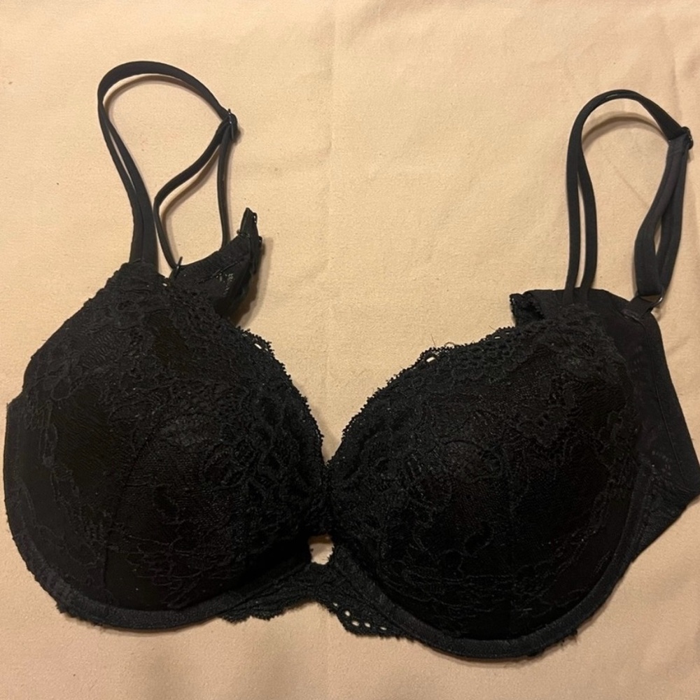 Elegant Black Lace Bra Victoria Secret 36C